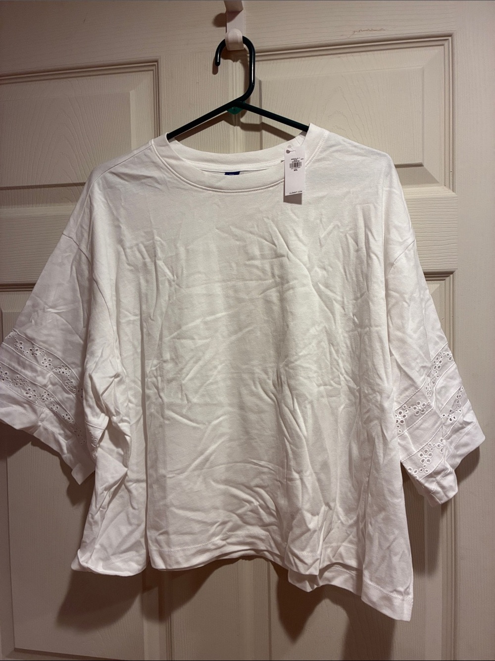 Old Navy White Eyelet-Sleeve Short Sleeve Tee